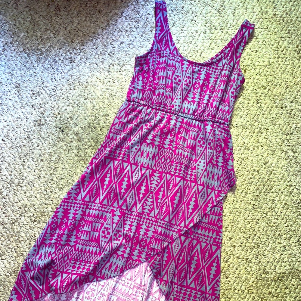 Cute faux wrap dress in pink/grey print-small
